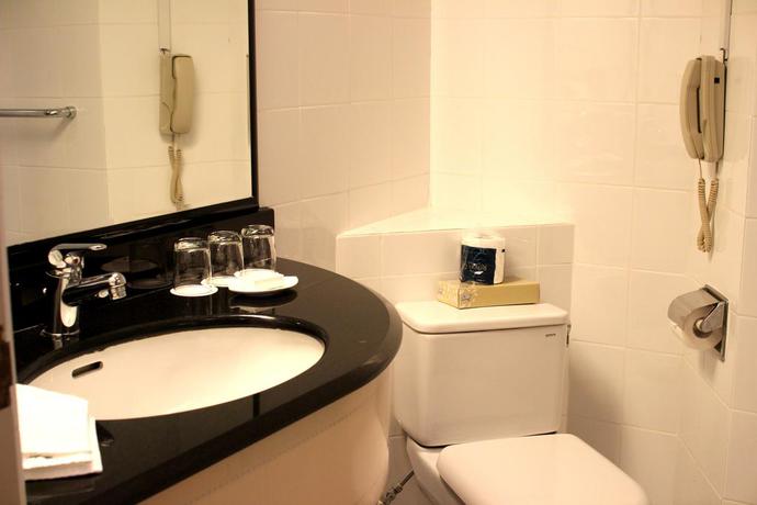 Imagen de los interiores del Hotel York, Singapur. Foto 15