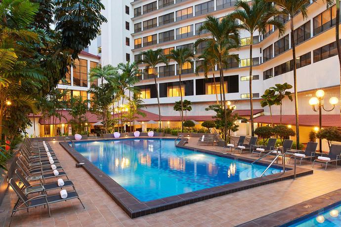 Imagen de la piscina del Hotel York, Singapur. Foto 18