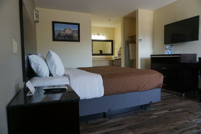 Imagen de la habitación del Hotel Yosemite Sierra Inn. Foto 15