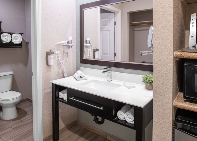 Imagen de la habitación del Hotel Yosemite Westgate Lodge. Foto 16