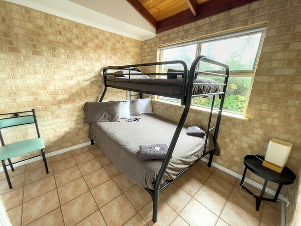 Imagen de la habitación del Hotel Yot Spot Apartments. Foto 24