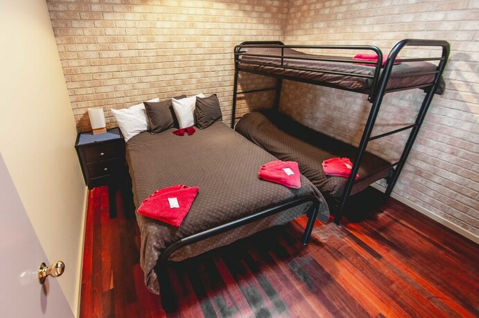 Imagen de la habitación del Hotel Yot Spot Apartments. Foto 33