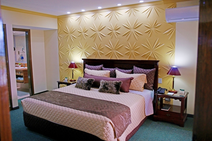 Imagen de la habitación del Hotel Yotau All Suites. Foto 6