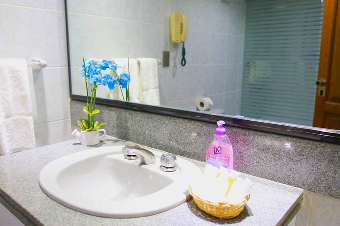 Imagen de la habitación del Hotel Yotau All Suites. Foto 15