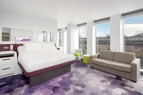 Imagen de la habitación del Hotel Yotel Glasgow. Foto 4