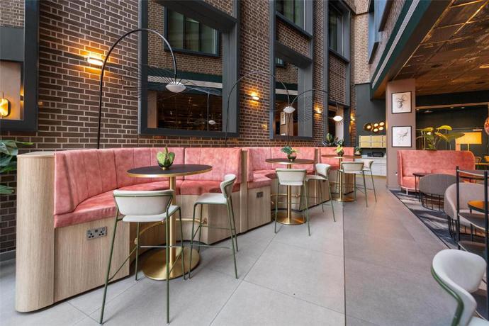 Imagen del bar/restaurante del Hotel Yotel London City. Foto 4