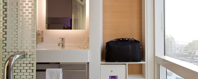 Imagen de la habitación del Hotel Yotel New York Times Square. Foto 7