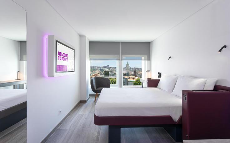 Imagen de la habitación del Hotel Yotel Porto. Foto 5