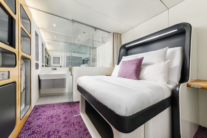 Imagen de la habitación del Hotel Yotelair Amsterdam Schiphol - Transit. Foto 6