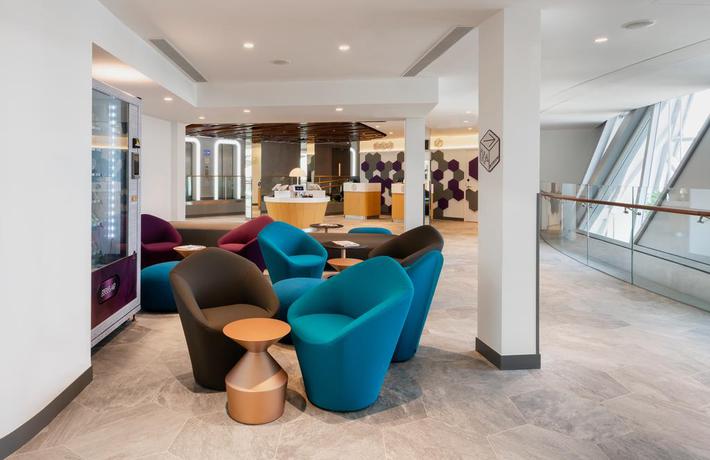 Imagen de los interiores del Hotel Yotelair Singapore Changi Airport Landside (sg Clean). Foto 6