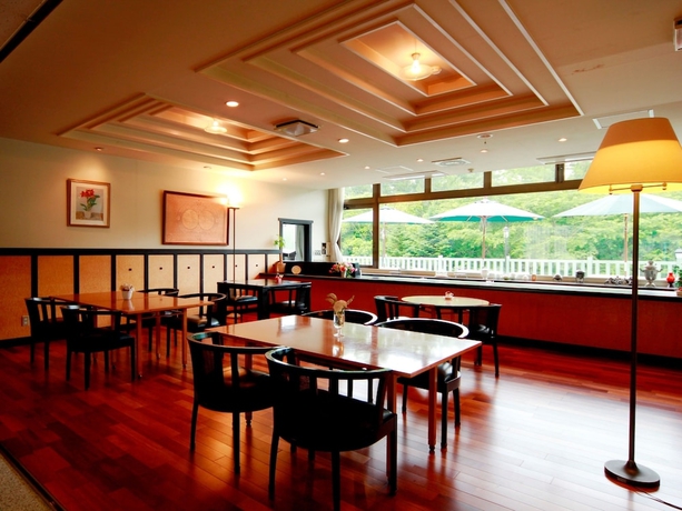 Imagen del bar/restaurante del Hotel You Resort. Foto 5