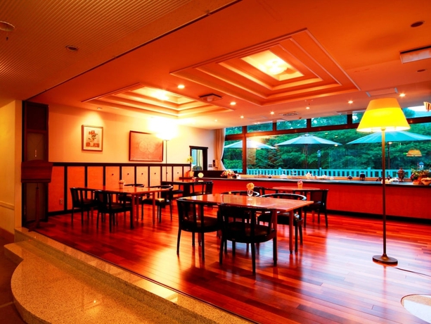 Imagen del bar/restaurante del Hotel You Resort. Foto 6