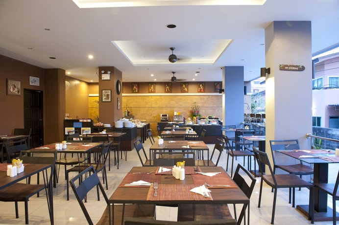 Imagen del bar/restaurante del Hotel YouDee Hotel Patong. Foto 3