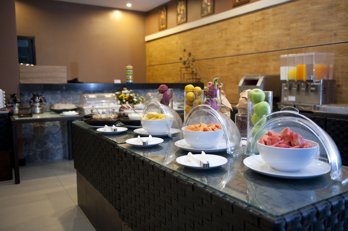 Imagen del bar/restaurante del Hotel YouDee Hotel Patong. Foto 5