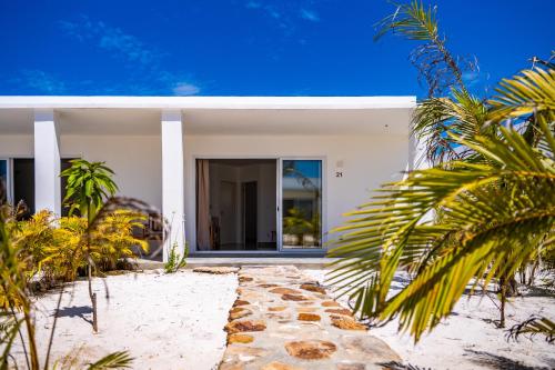 Imagen de la habitación del Hotel You&Me Resort. Foto 20