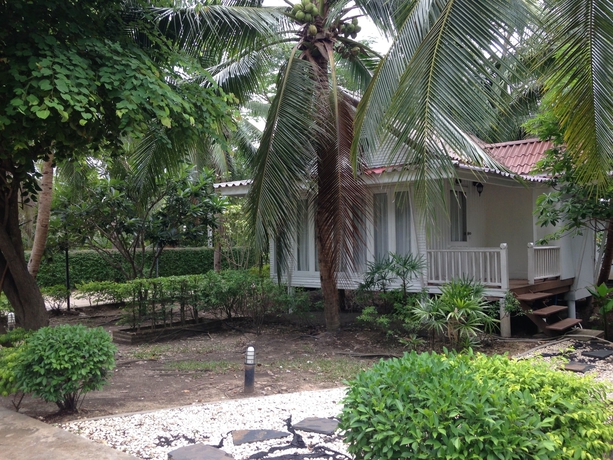 Imagen de los exteriores del Hotel Young Coconut Garden Home Resort. Foto 18