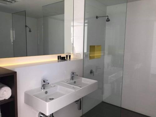 Imagen general del Hotel Young Federation Motor Inn. Foto 3