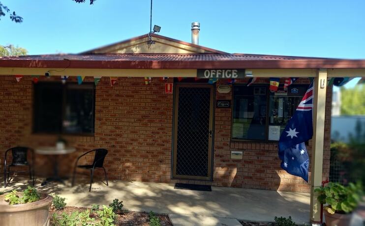 Imagen general del Hotel Young Tourist Park. Foto 10