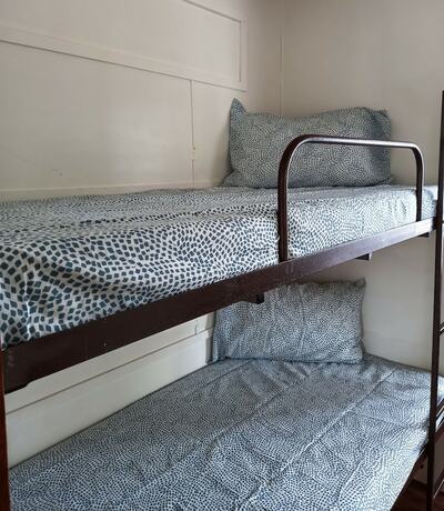 Imagen de la habitación del Hotel Young Tourist Park. Foto 13