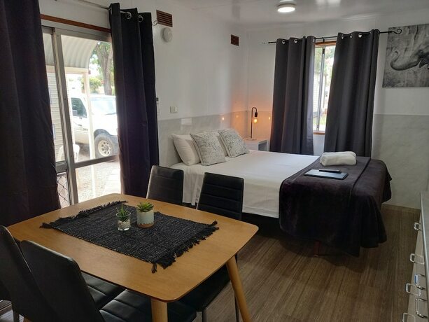 Imagen de la habitación del Hotel Young Tourist Park. Foto 14