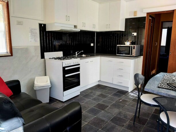 Imagen de la habitación del Hotel Young Tourist Park. Foto 19