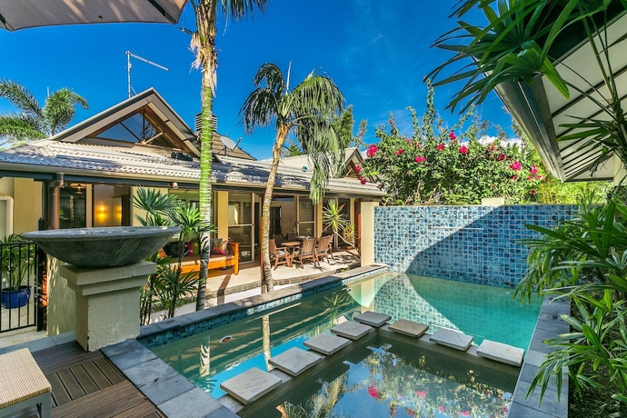 Imagen de la piscina del Hotel Your Luxury Escape - Amala Villa. Foto 14