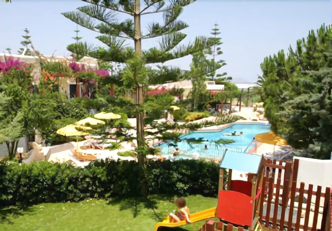 Imagen de los exteriores del Hotel Your Memories. Foto 12