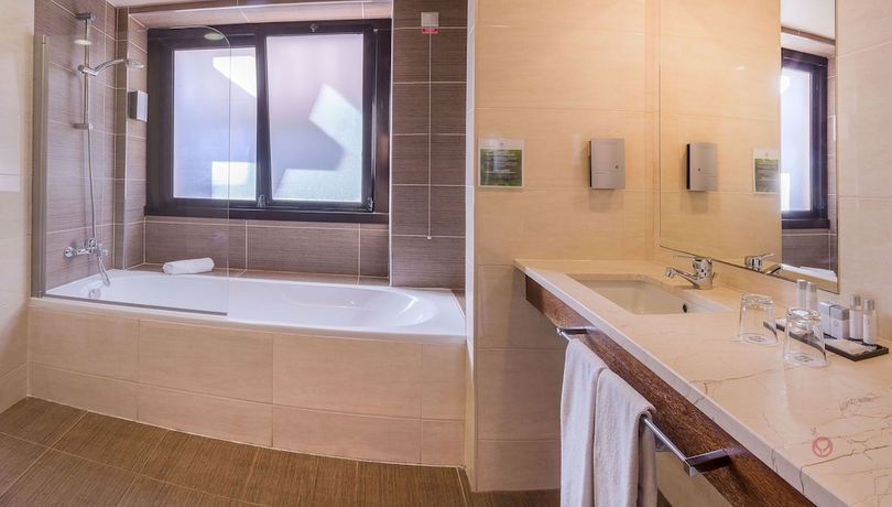 Imagen de la habitación del Hotel Your and Spa Alcobaça. Foto 18