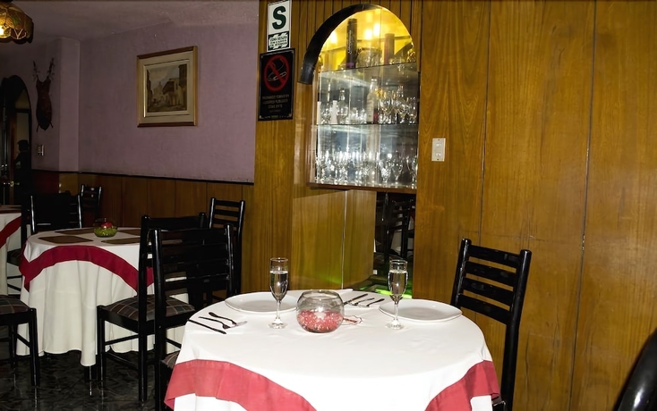 Imagen del bar/restaurante del Hotel Yours Lifestyle. Foto 6