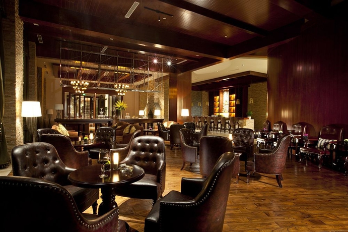 Imagen del bar/restaurante del Hotel Yourworld International Conference Center. Foto 2