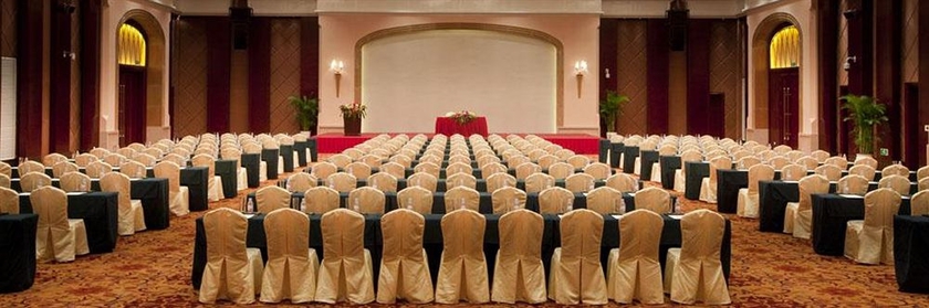 Imagen de los interiores del Hotel Yourworld International Conference Center. Foto 10