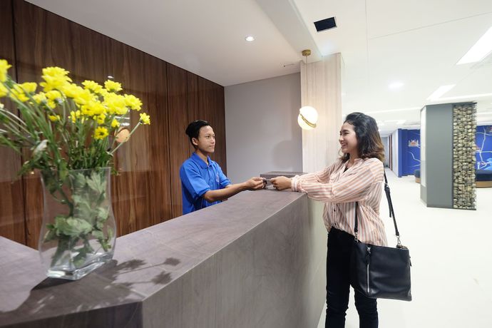 Imagen de los interiores del Hotel Youstay Semarang By Sinergi. Foto 16