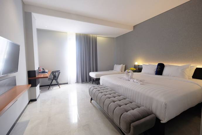 Imagen de la habitación del Hotel Youstay Semarang By Sinergi. Foto 10