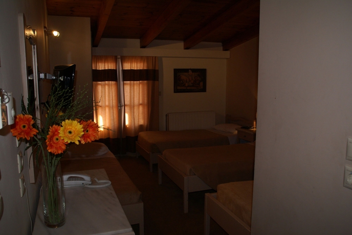 Imagen de la habitación del Hotel Yria. Foto 14