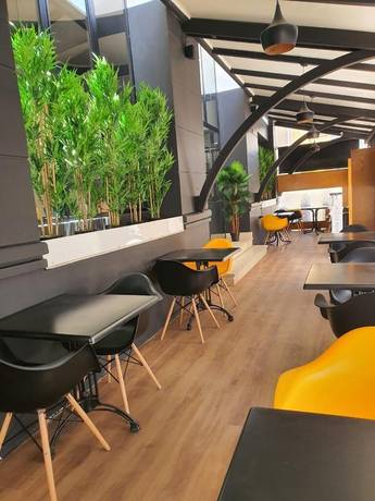 Imagen del bar/restaurante del Hotel Yto. Foto 9