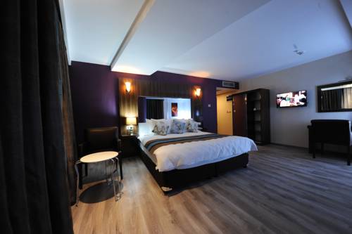 Imagen de la habitación del Hotel Yucel. Foto 2
