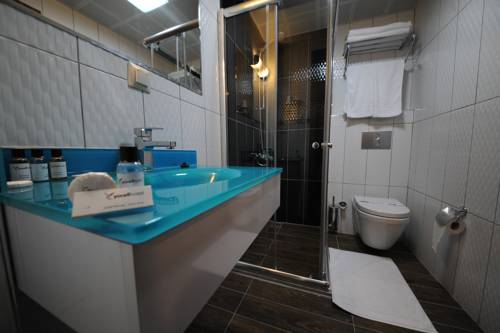 Imagen de la habitación del Hotel Yucel. Foto 4