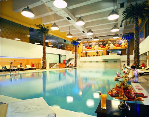 Imagen de la piscina del Hotel Yuda Palace. Foto 5