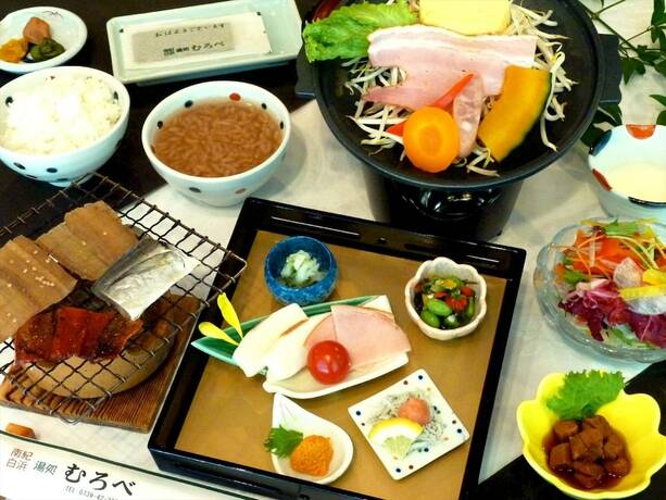 Imagen del bar/restaurante del Hotel Yudokoro Murobe. Foto 18