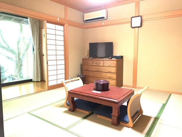 Imagen de la habitación del Hotel Yufuin Kinrinko Kadan. Foto 14
