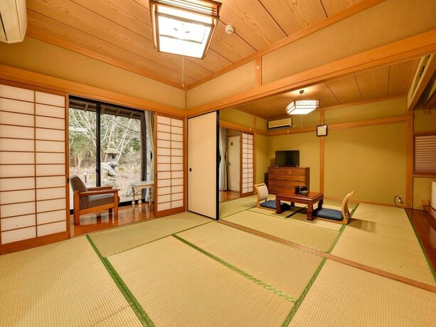 Imagen de la habitación del Hotel Yufuin Kinrinko Kadan. Foto 22