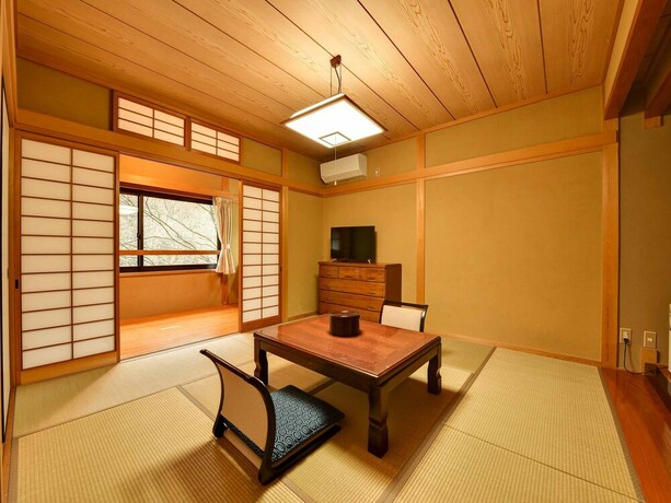 Imagen de la habitación del Hotel Yufuin Kinrinko Kadan. Foto 23