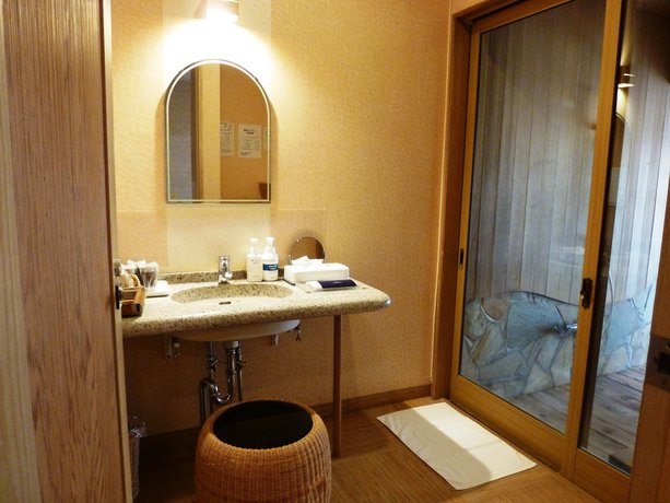 Imagen de la habitación del Hotel Yufuin Kutsurogi No Yado Nanakawa. Foto 2