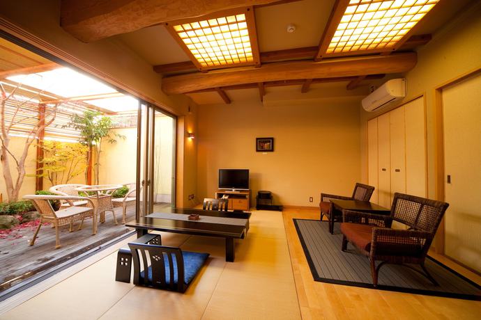 Imagen de la habitación del Hotel Yufuin Kutsurogi No Yado Nanakawa. Foto 3
