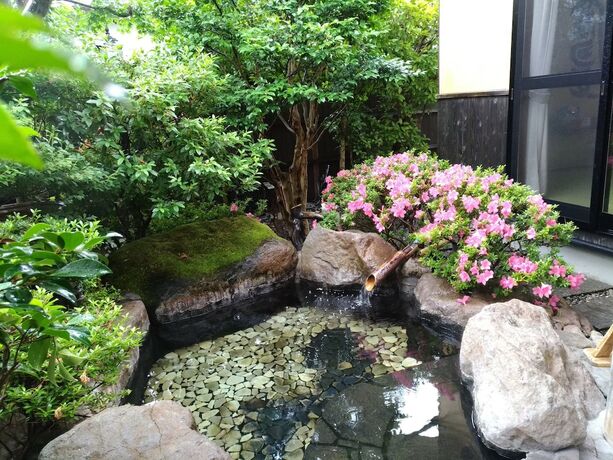 Imagen de la piscina del Hotel Yufuin Onsen Oyado Gorinka. Foto 9