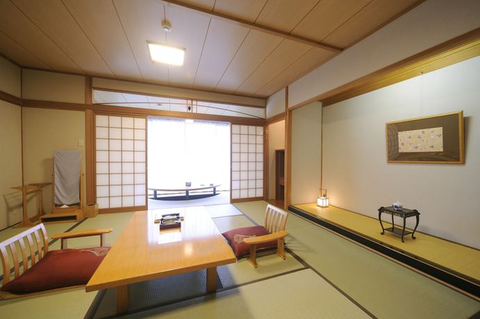 Imagen de la habitación del Hotel Yufuin Onsen Yufuin Kotobuki Hananosho. Foto 13