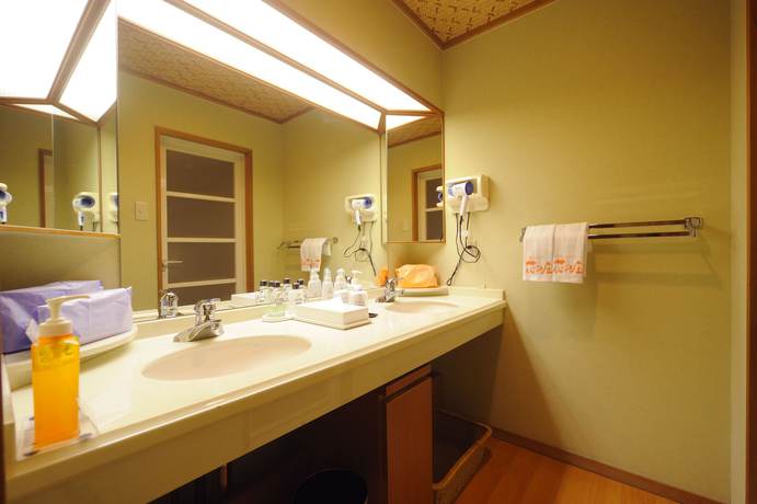 Imagen de la habitación del Hotel Yufuin Onsen Yufuin Kotobuki Hananosho. Foto 14
