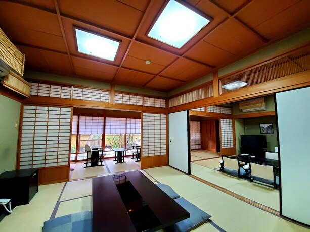 Imagen de la habitación del Hotel Yufuin Santokan. Foto 22