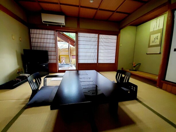 Imagen de la habitación del Hotel Yufuin Santokan. Foto 24