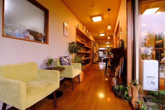 Imagen de los interiores del Hotel Yufuin Waraneko No Yado. Foto 9